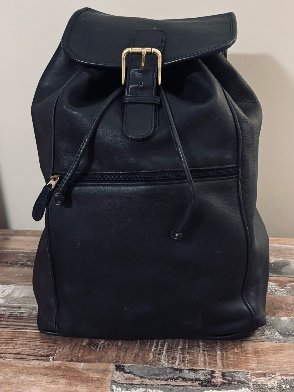 Vintage COACH Backpack
Black Leather Unisex Rucksack
E2S-0529